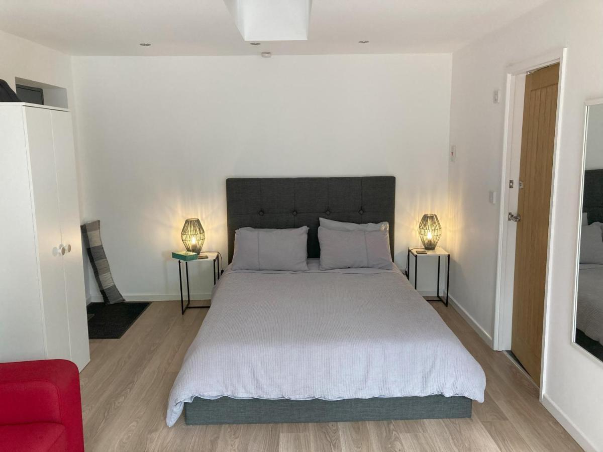 Beautiful Detached Private Annex In Great Location Apartman Manchester Kültér fotó